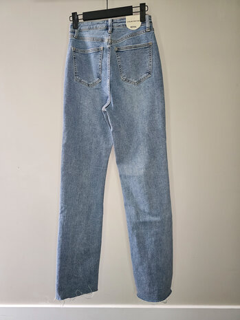 EXTRA LONG STRAIGHT JEANS