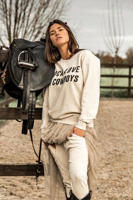 SWEATER LOVE, ROCK & COWBOYS