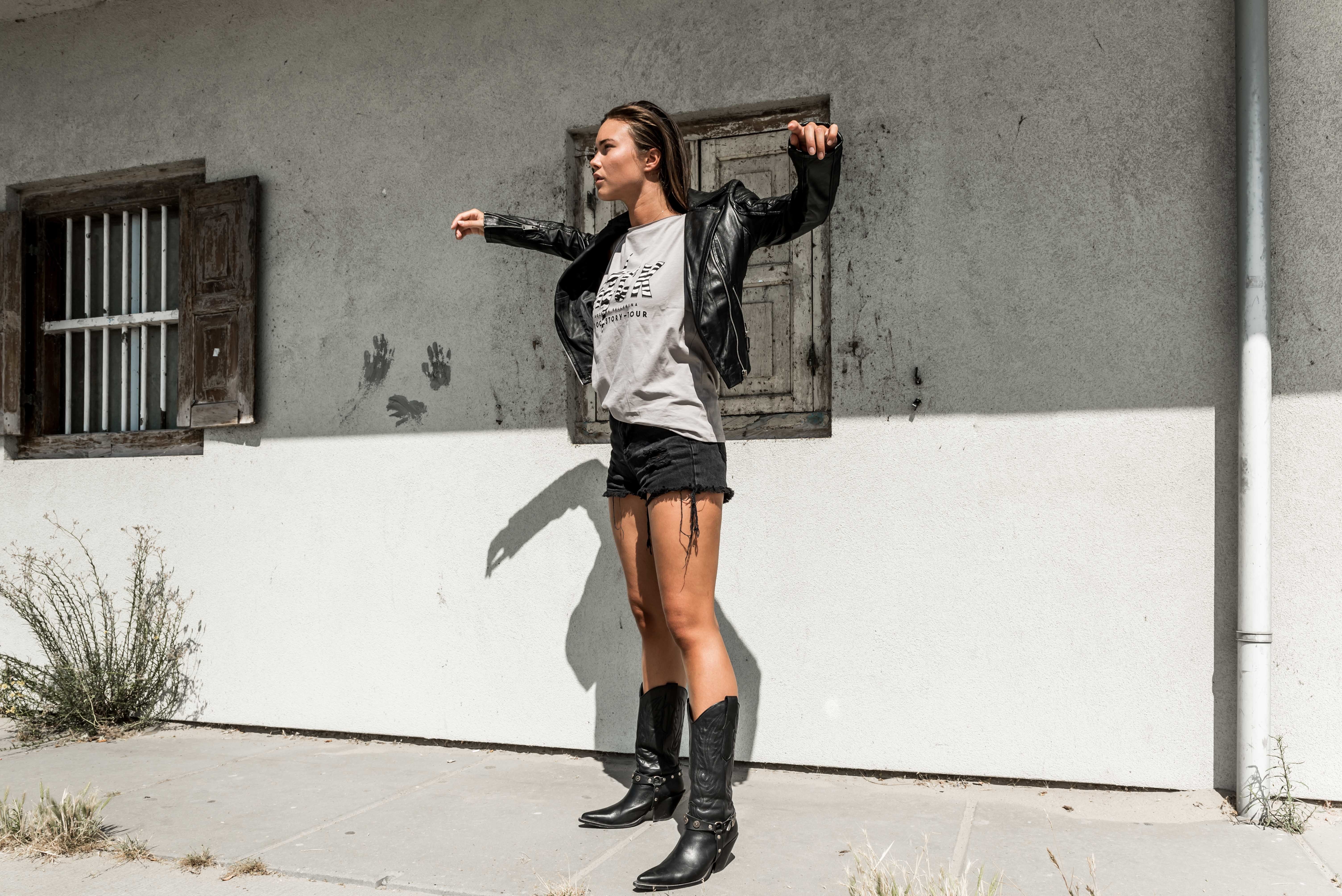ROUND NECK TEE : ZEBRA ROCK
