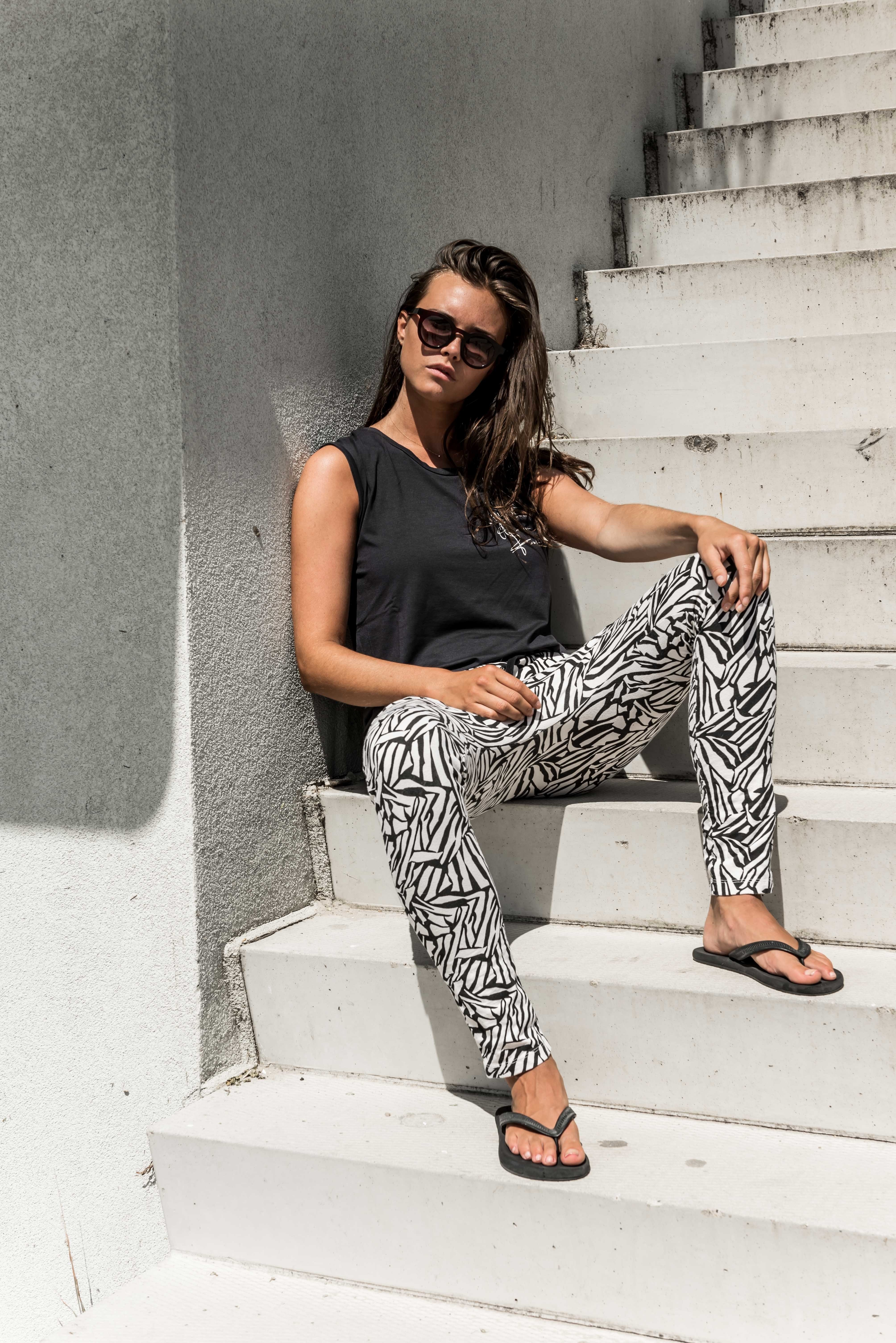 DROPPED CROTCH JOGGER ZEBRA