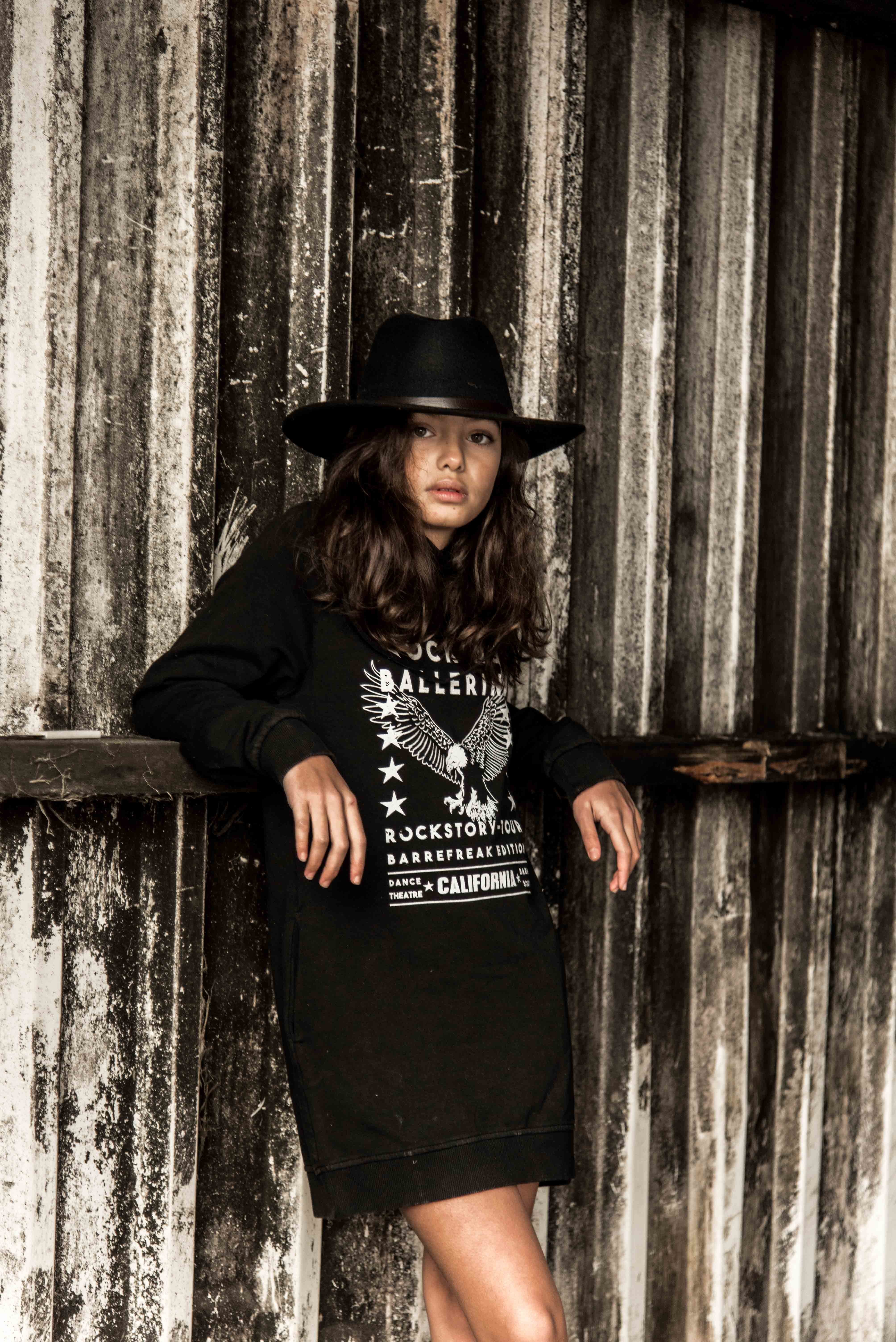 GIRLS HOODED SWEATDRESS EAGLE STARTOUR- MAG NIET MEER RETOUR