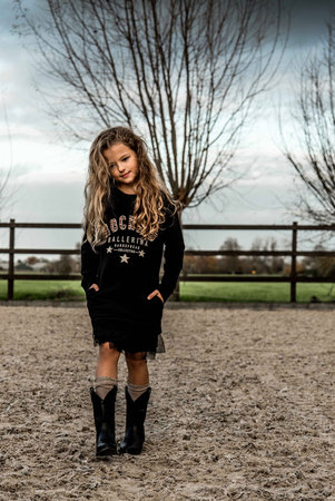 GIRLS SWEATDRESS STARS BLACK - MAG NIET MEER RETOUR