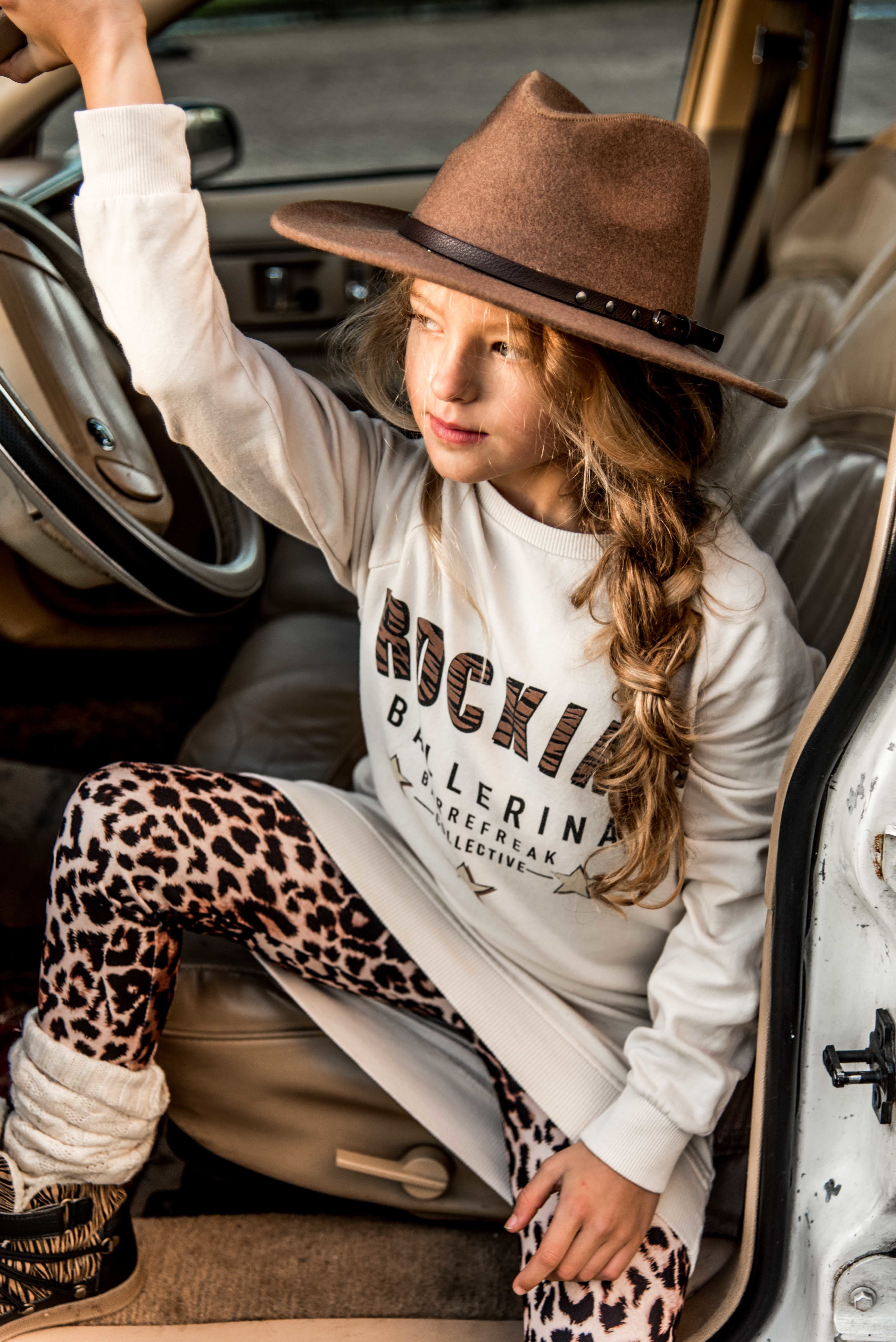 GIRLS SWEATDRESS STARS CREAM- MAG NIET MEER RETOUR