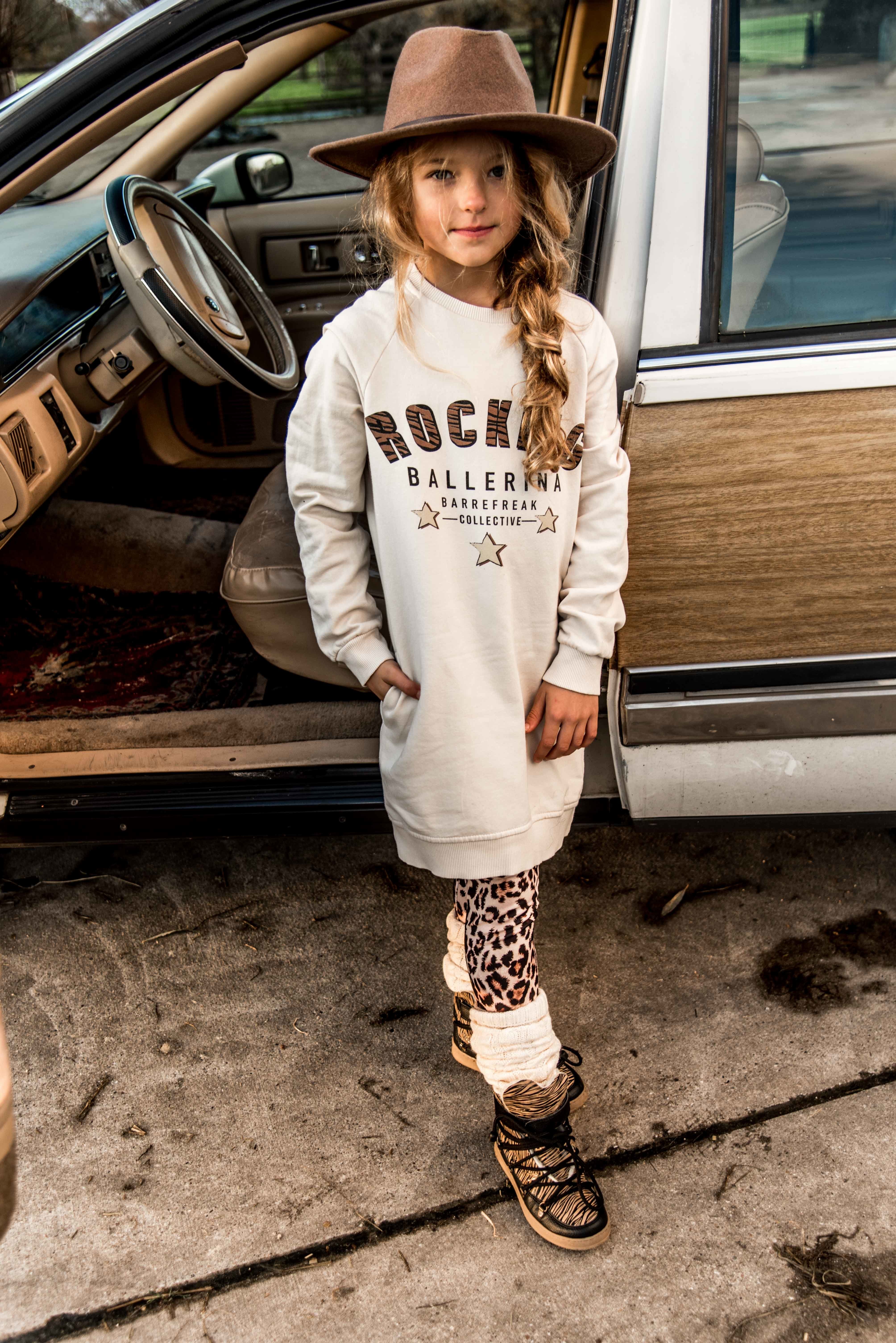 GIRLS SWEATDRESS STARS CREAM- MAG NIET MEER RETOUR