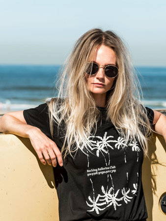 ROUND NECK TEE : PALMTREES ( BLACK)