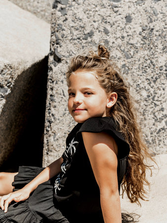 GIRLS RUFFLE TEE : PALMTREES BLACK