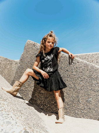 GIRLS RUFFLE TEE : PALMTREES BLACK
