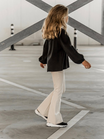 GIRLS BLOUSE BALLOONSLEEVES - BLACK