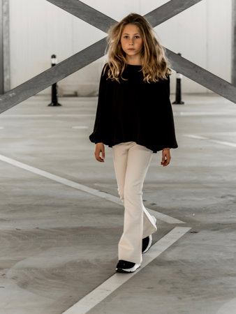 GIRLS BLOUSE BALLOONSLEEVES - BLACK