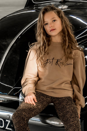 GIRLS OVERSIZED SWEATER JUST ROCK - CAMEL