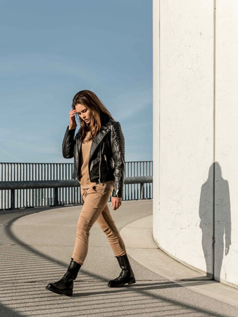DROPPED CROTCH JOGGER; CAMEL