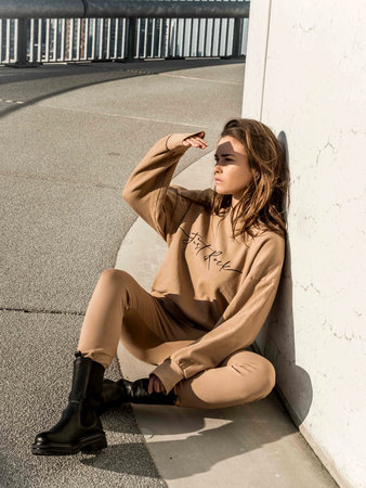 DROPPED CROTCH JOGGER; CAMEL