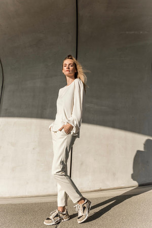 WOMEN BLOUSE BALLOON SLEEVES - COCONUT MILK
