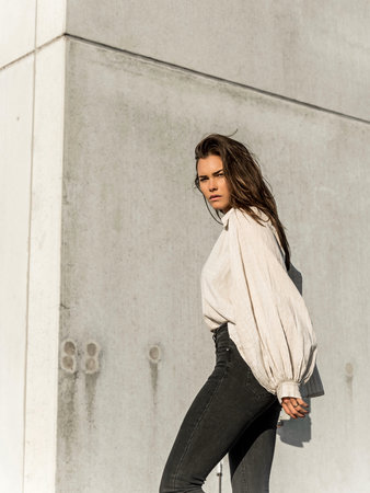 LANG MOHAIR VEST - BEIGE