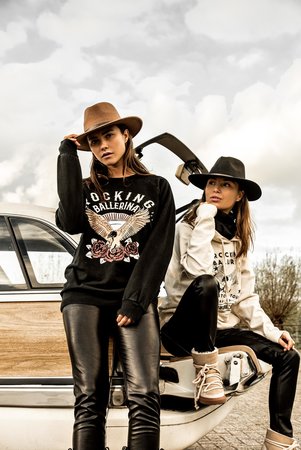 LEATHER PANTS.