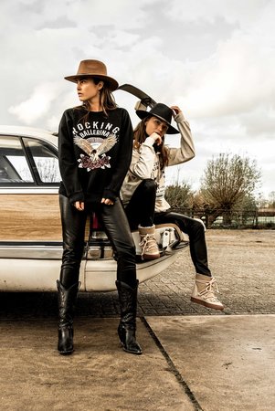 LEATHER PANTS.