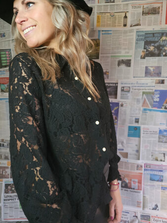 BLOUSE KANT ZWART