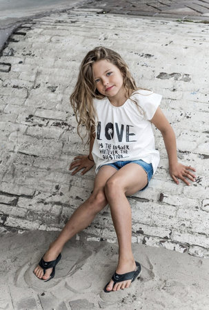 GIRLS : LOVE TEE