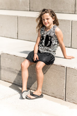 GIRLS MUSCLETEE : ZEBRA GREY - MAG NIET MEER RETOUR